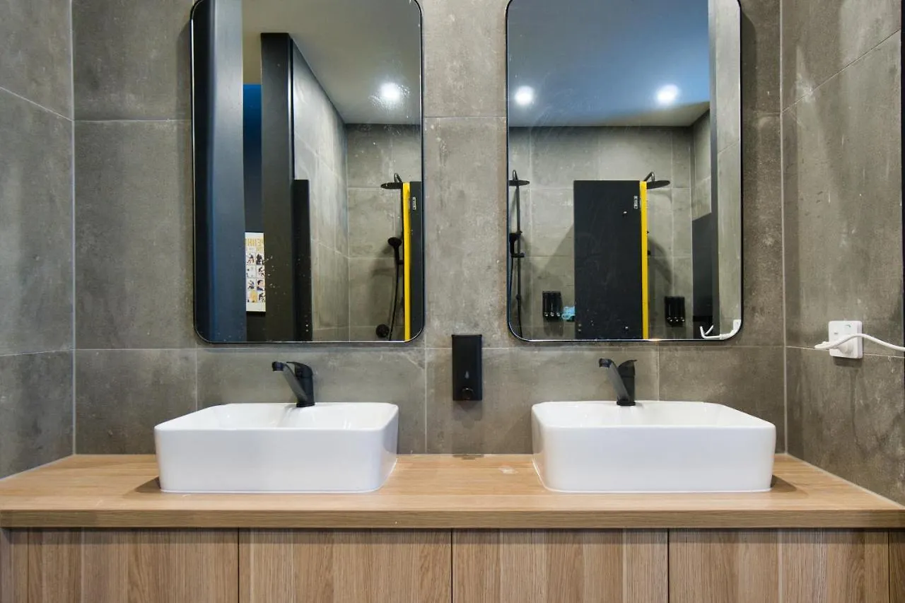 Dreamy Stays Accommodation - Private Rooms With Shared Bathrooms Adelaide 3*,  Australia