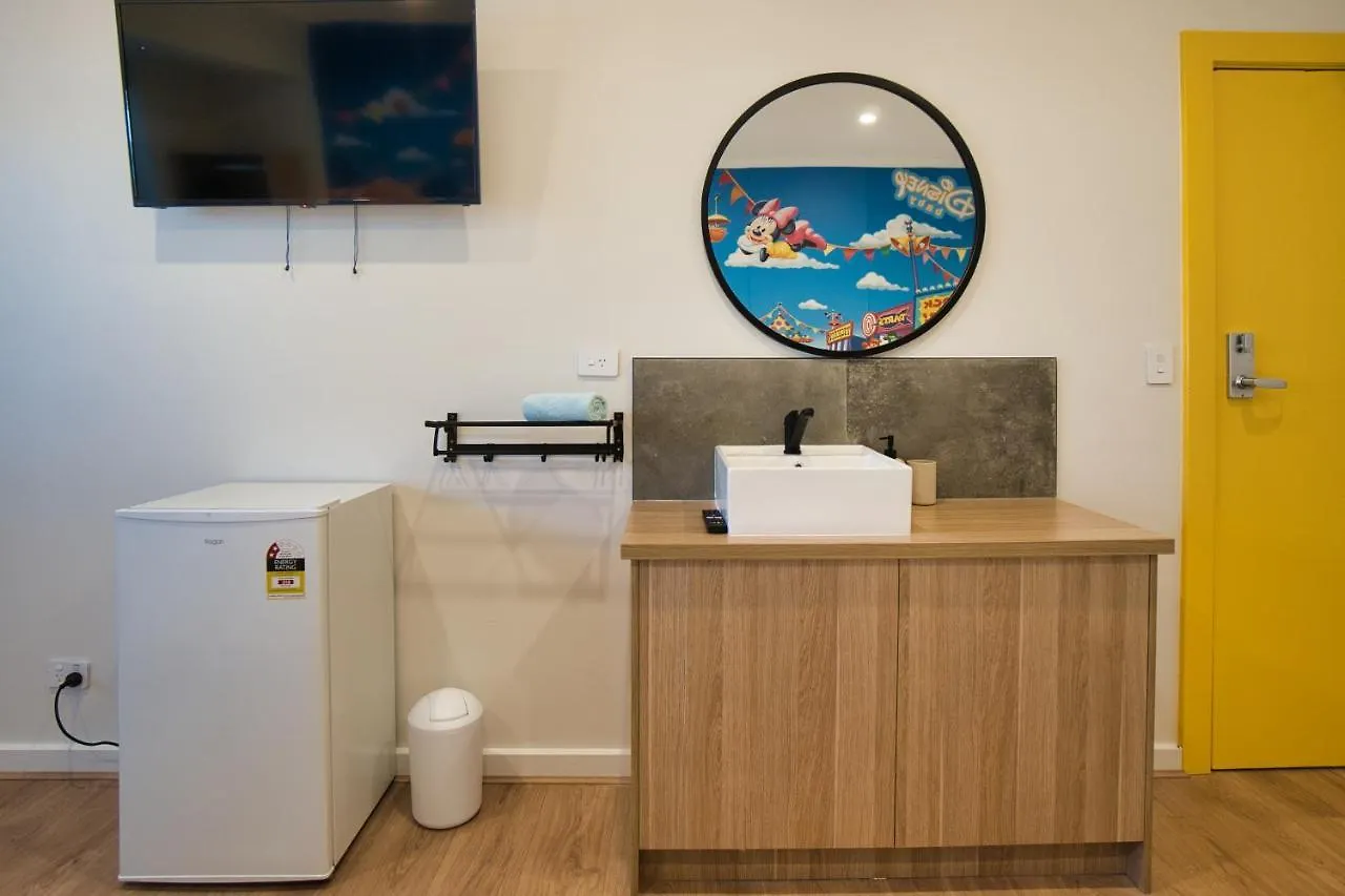 Dreamy Stays Accommodation - Private Rooms With Shared Bathrooms Adelaide Hotel